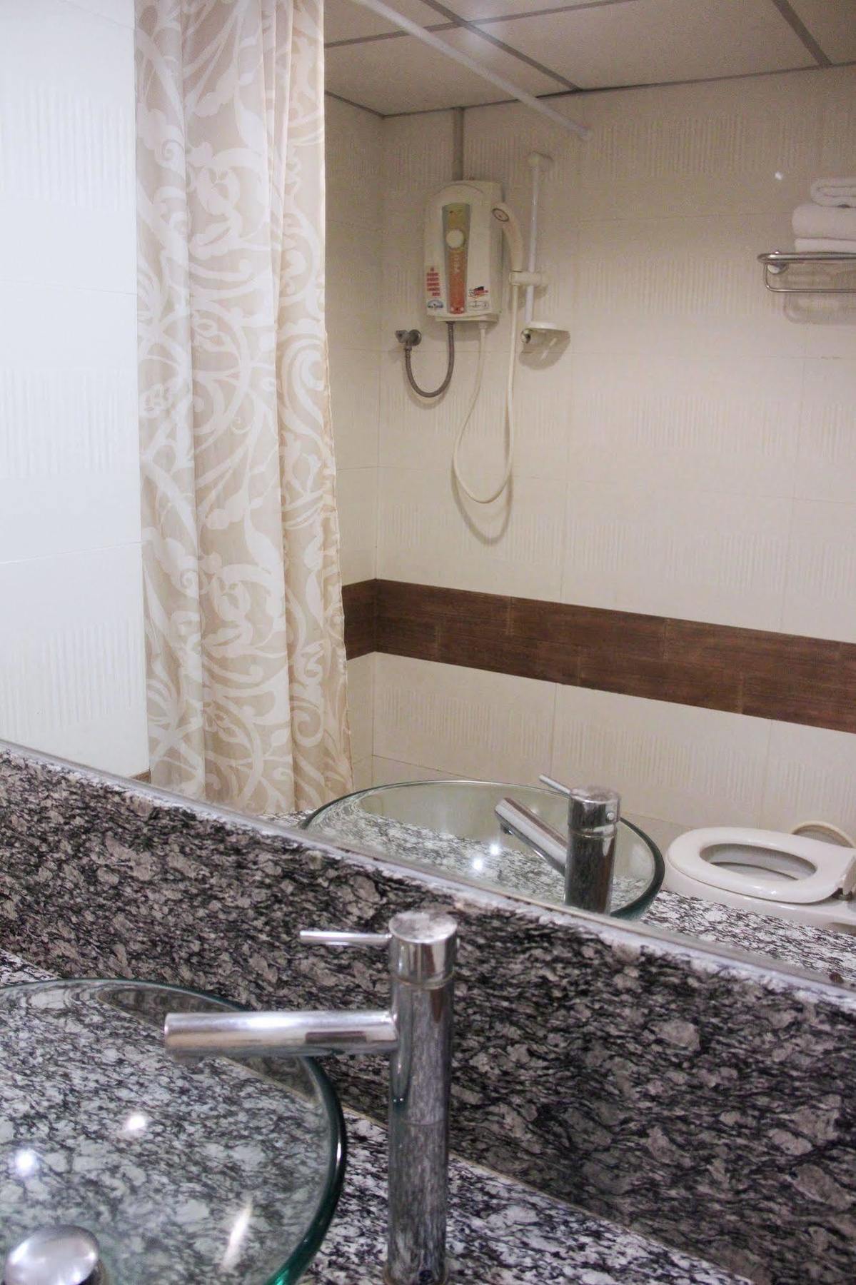Bansabai Hostelling International Бангкок Экстерьер фото